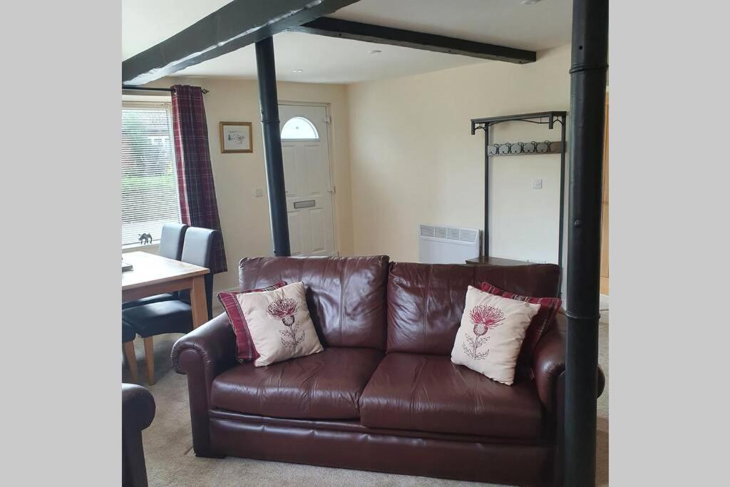 The Old Bakery Annex - Broad Hinton, Wiltshire. Apartment Bagian luar foto