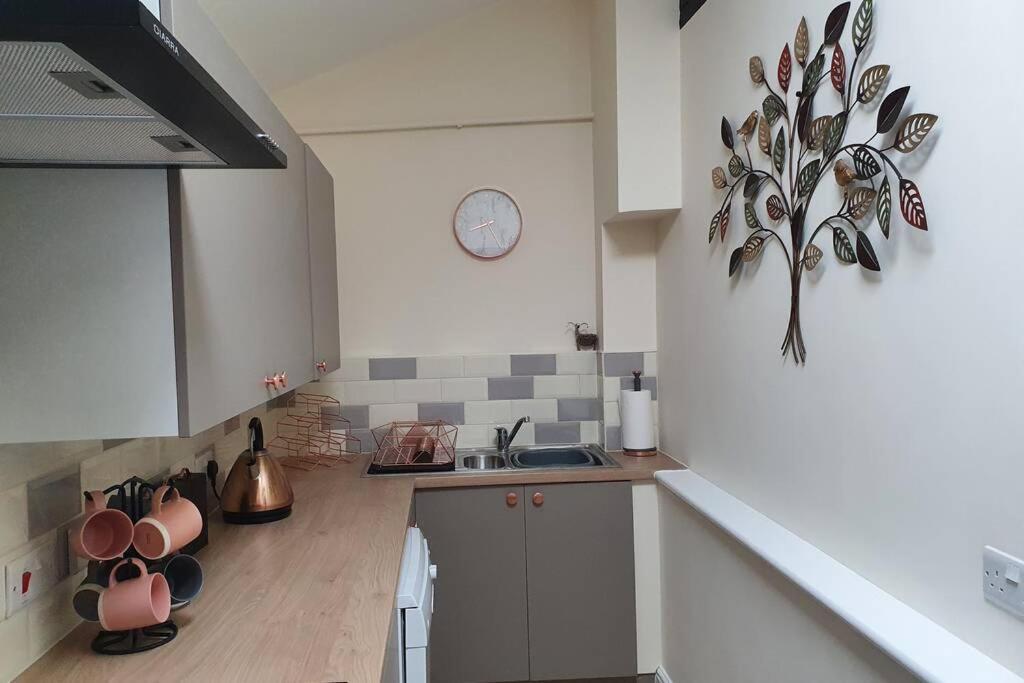 The Old Bakery Annex - Broad Hinton, Wiltshire. Apartment Bagian luar foto
