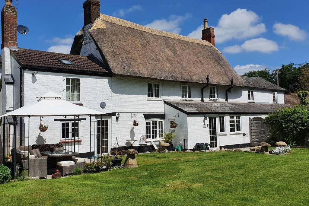 The Old Bakery Annex - Broad Hinton, Wiltshire. Apartment Bagian luar foto